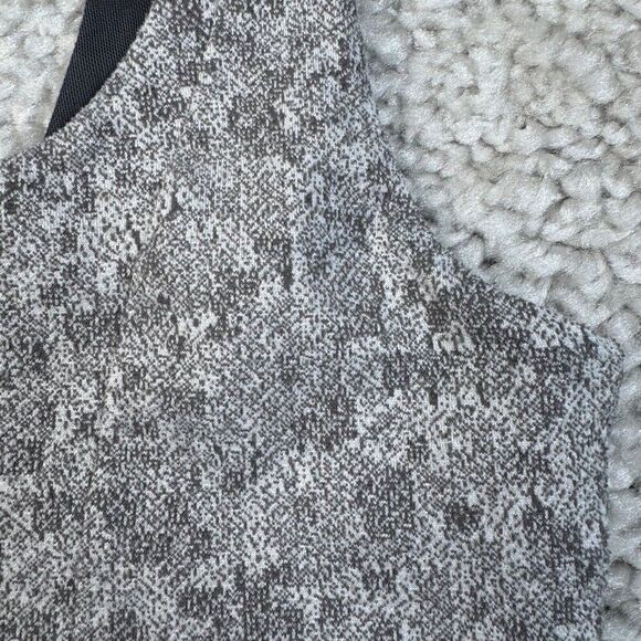 Gymshark Fleur Texture Sports Bra Charcoal Marled Gray - Picture 7 of 10